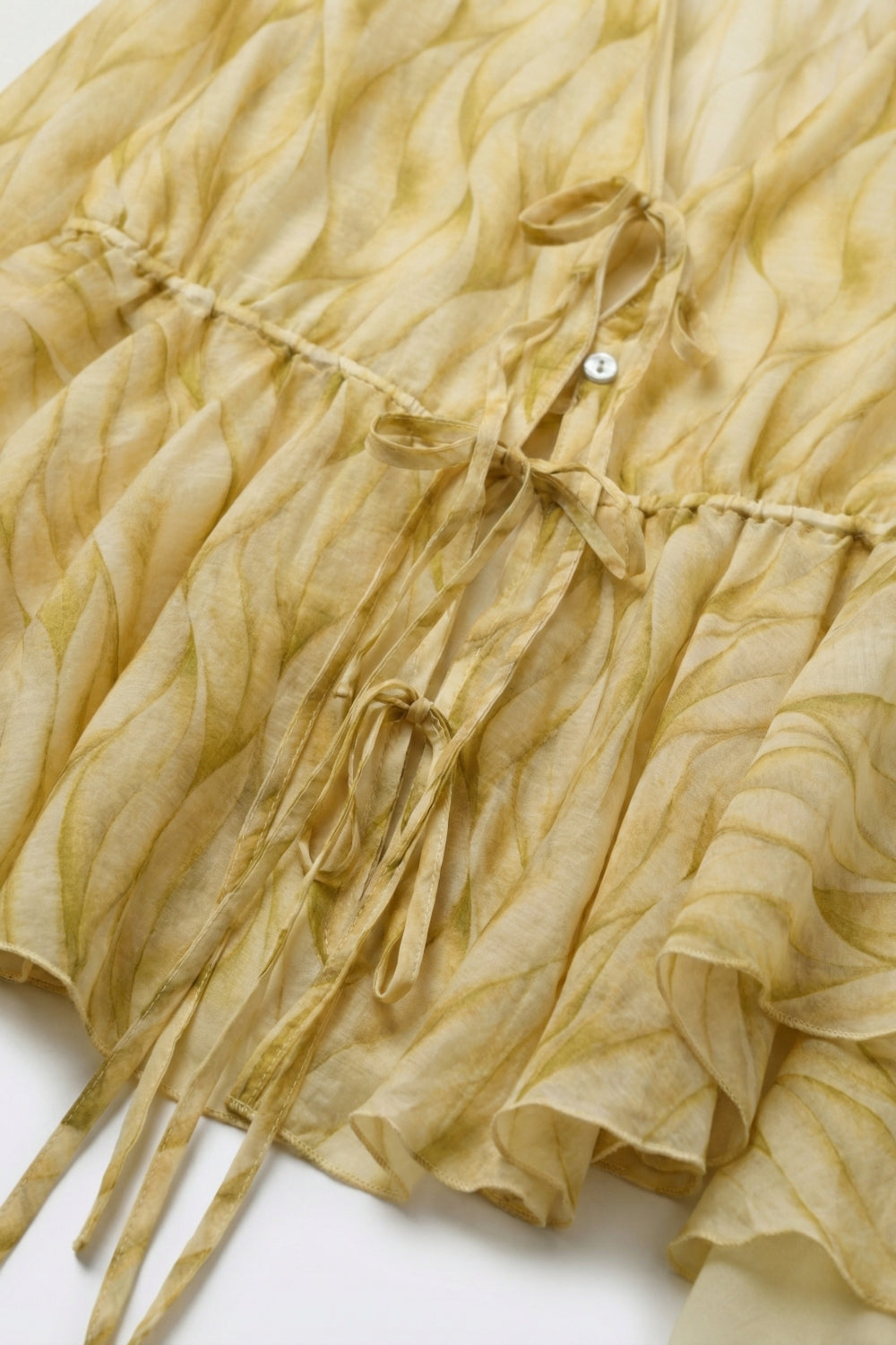 Blusa Gialla Trasparente con Stampa e Cintura in Vita con Orlo Arricciato