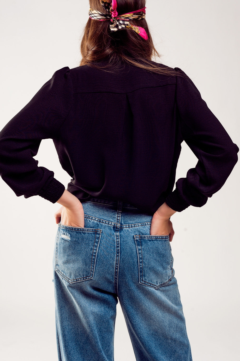 Blusa scalda cuore raso a maniche lunghe nera