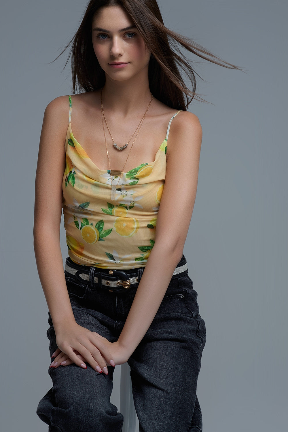 Body top giallo con stampa di limoni in tessuto a rete
