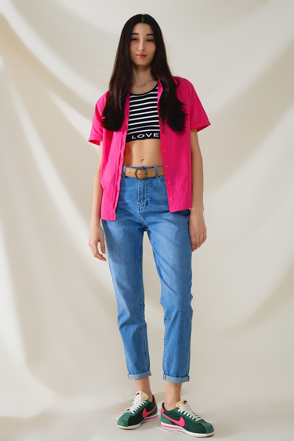 Camicia a maniche corte con bottoni rilassati in fucsia