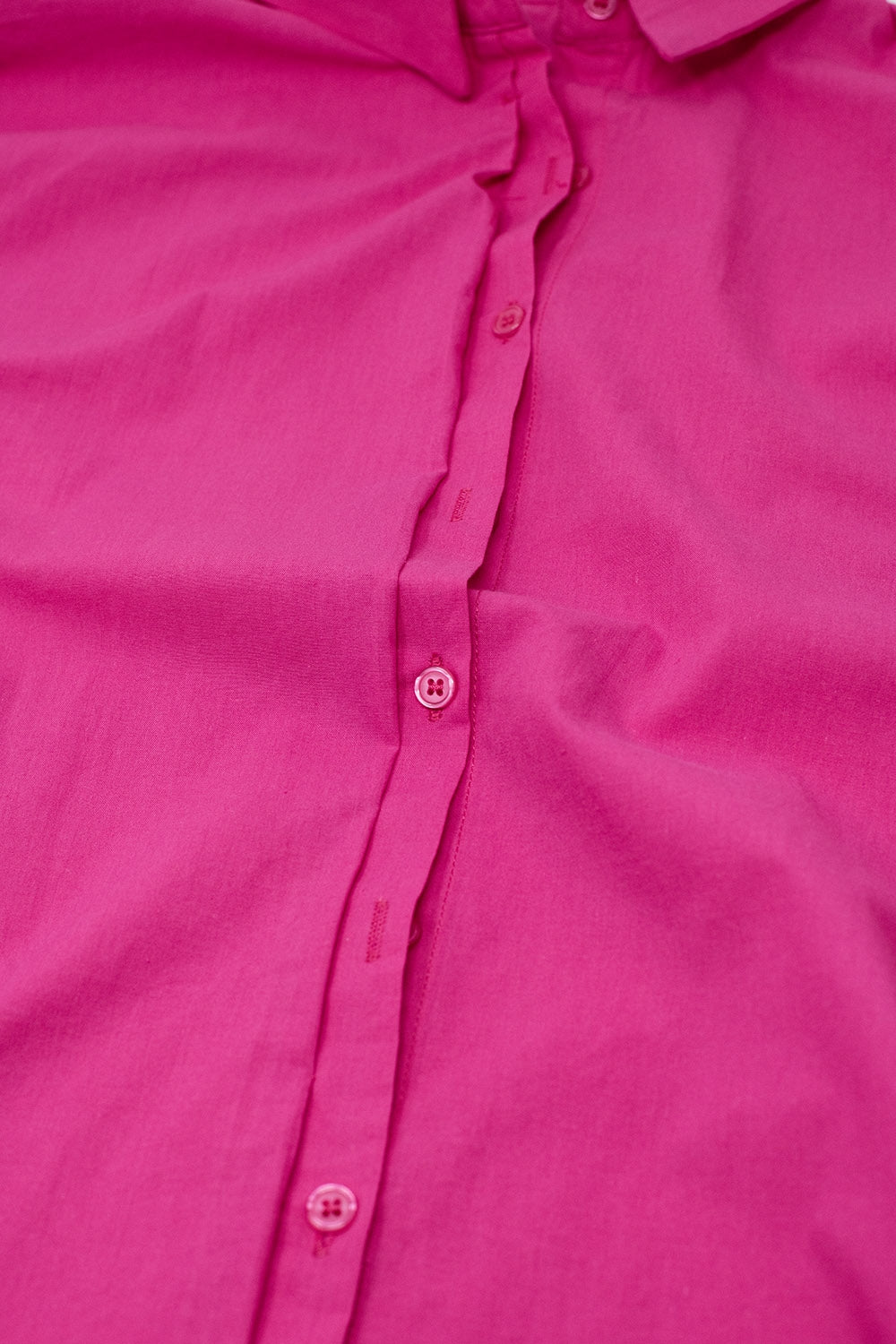 Camicia a maniche corte con bottoni rilassati in fucsia