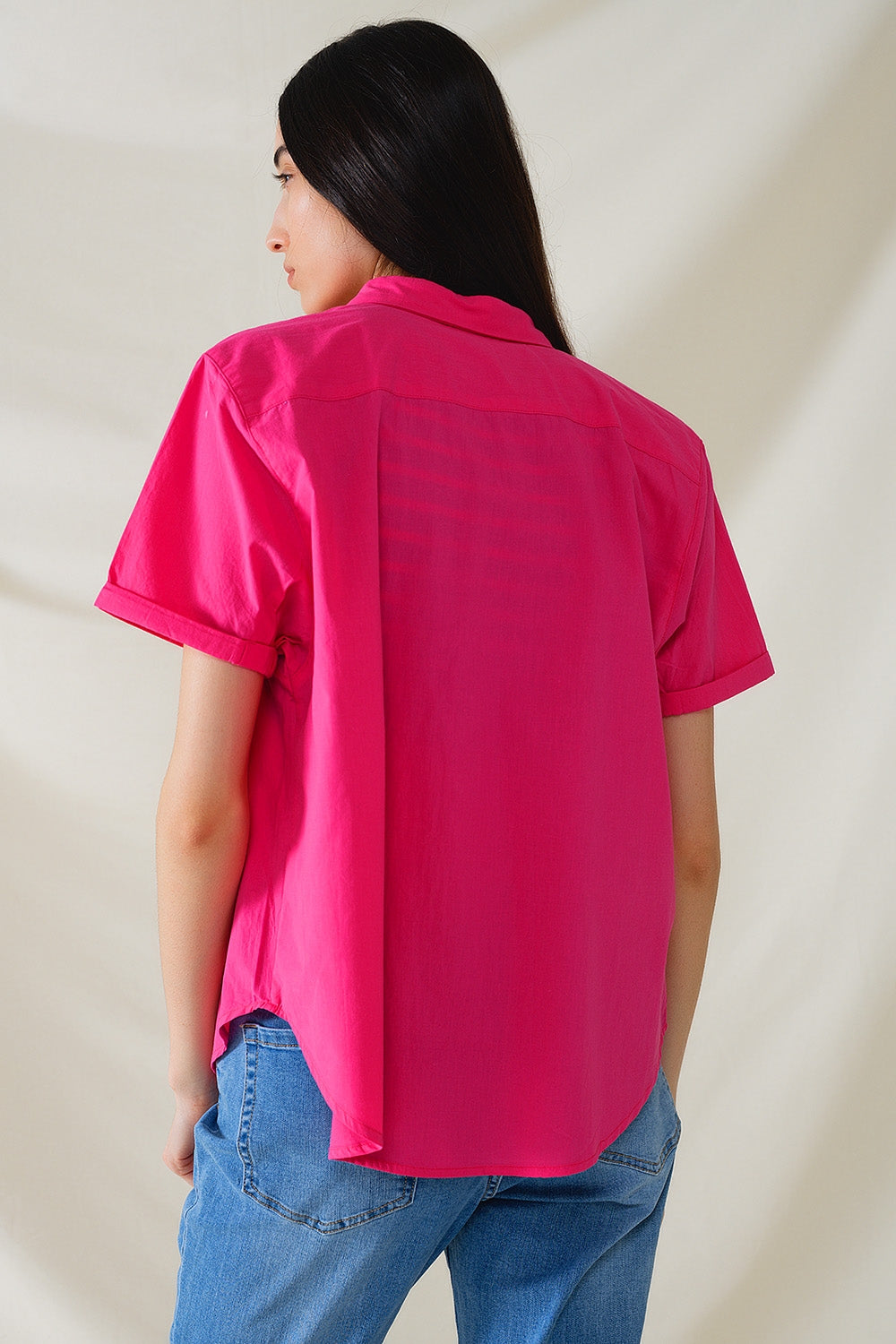 Camicia a maniche corte con bottoni rilassati in fucsia