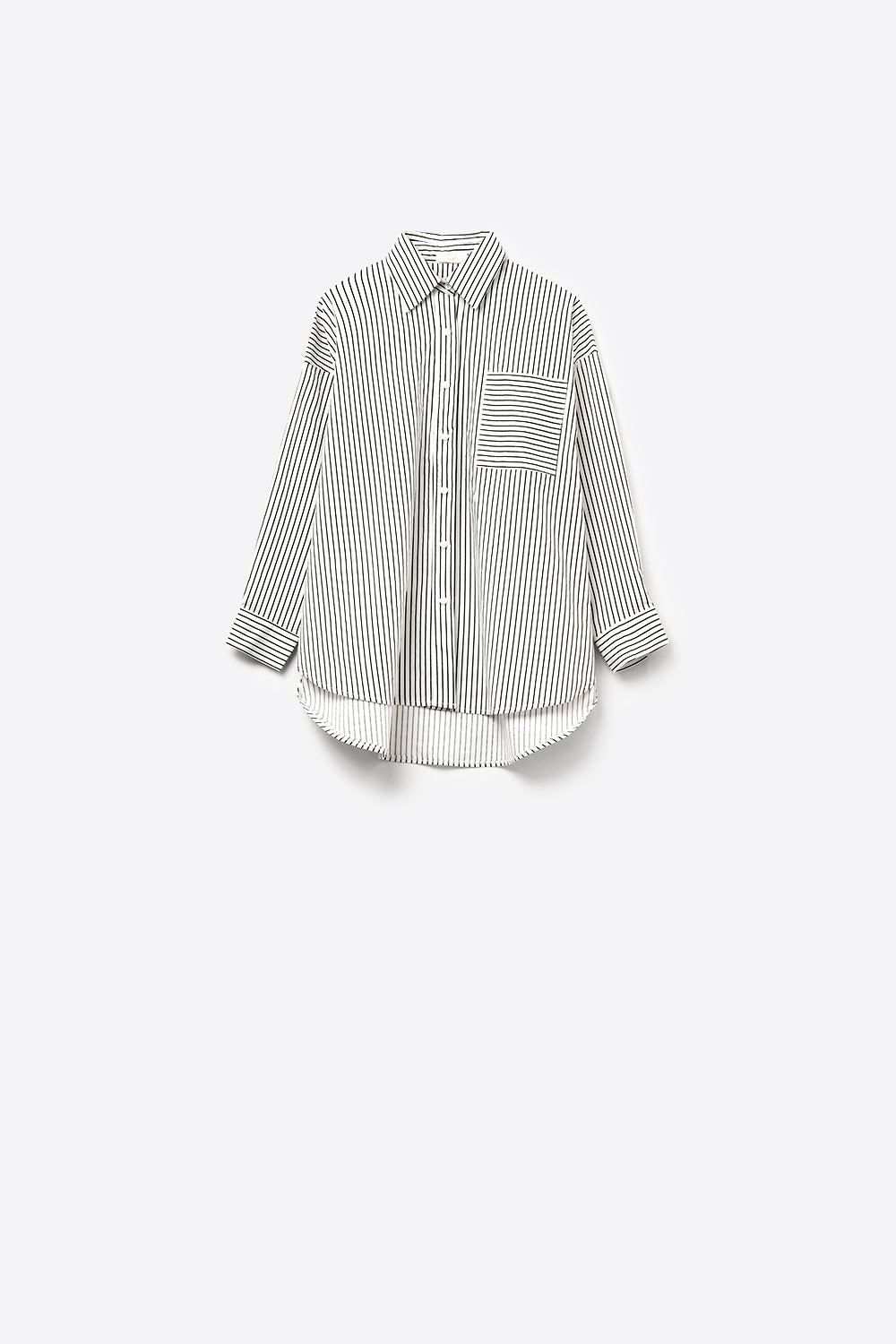 Q2 Camicia a righe oversize a vita alta con tasca sul petto in bianco e nero
