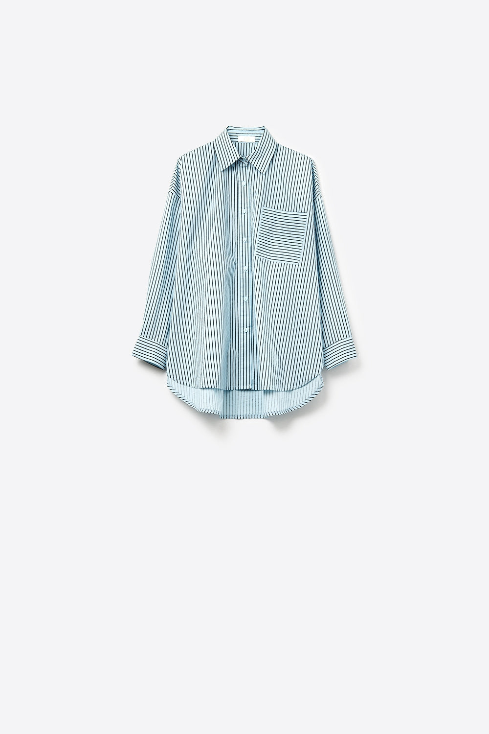 Camicia a righe oversize a vita alta con tasca sul petto in nero e blu