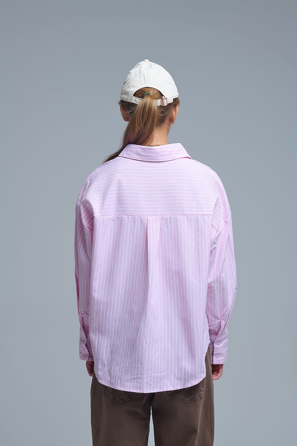 Camicia a righe rosa con ricamo a cuore rosso