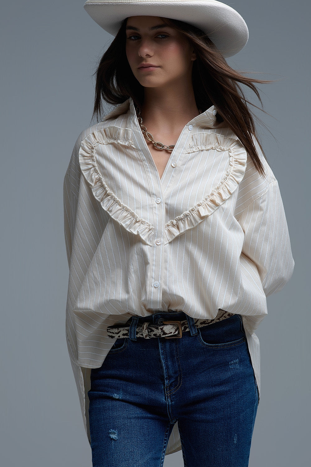 Camicia beige a righe rilassata con dettaglio cuciture a cuore