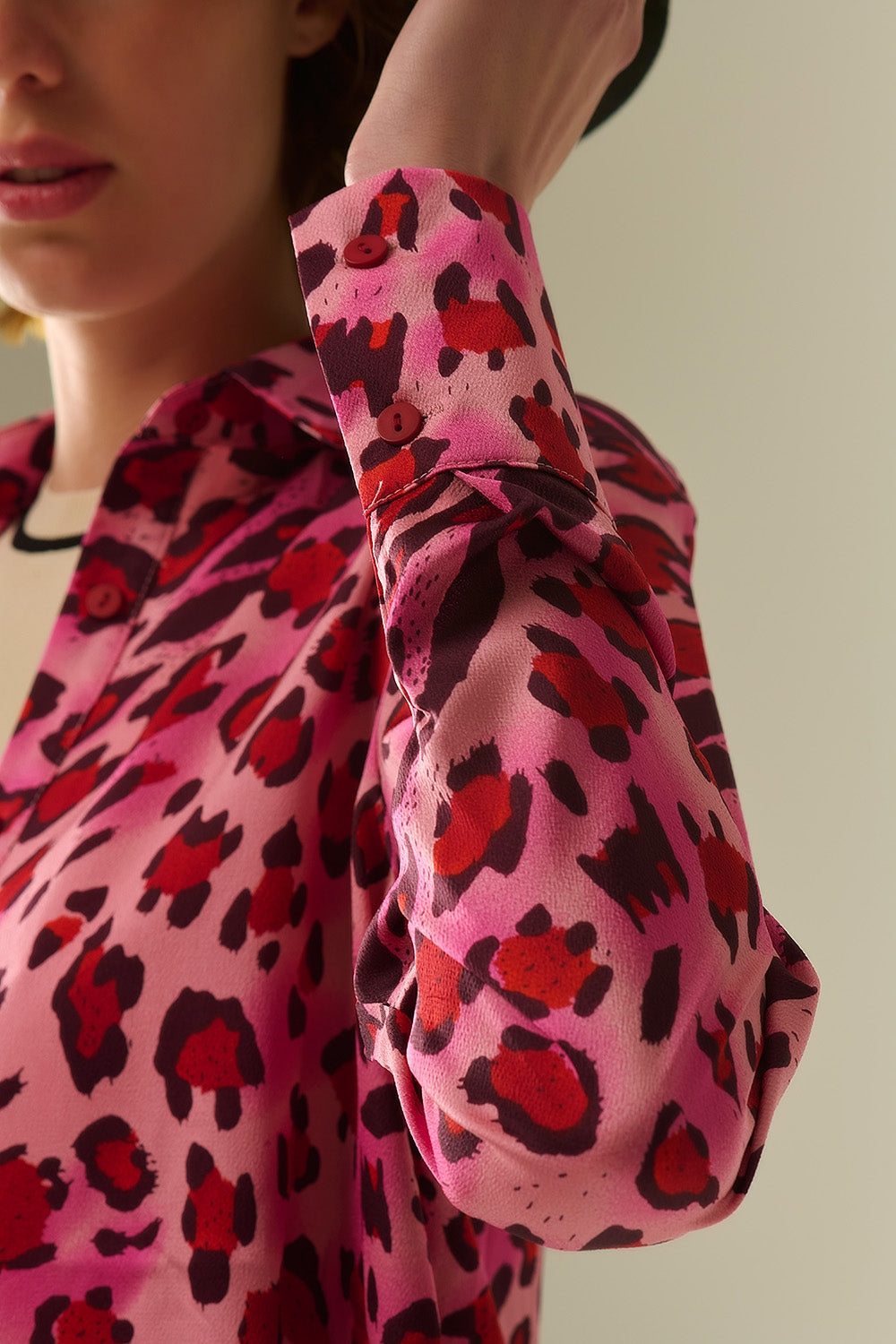 Camicia con Bottoni in Stampa Leopardata Fucsia