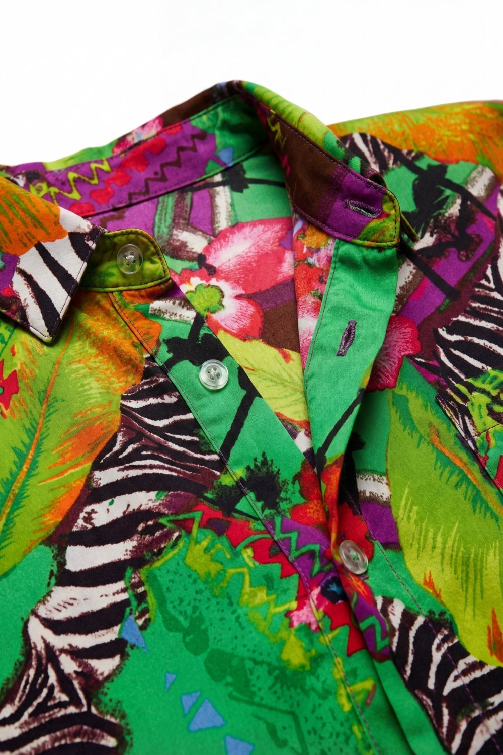 Camicia con stampa tropicale vibrante multicolore verde in tessuto satinato
