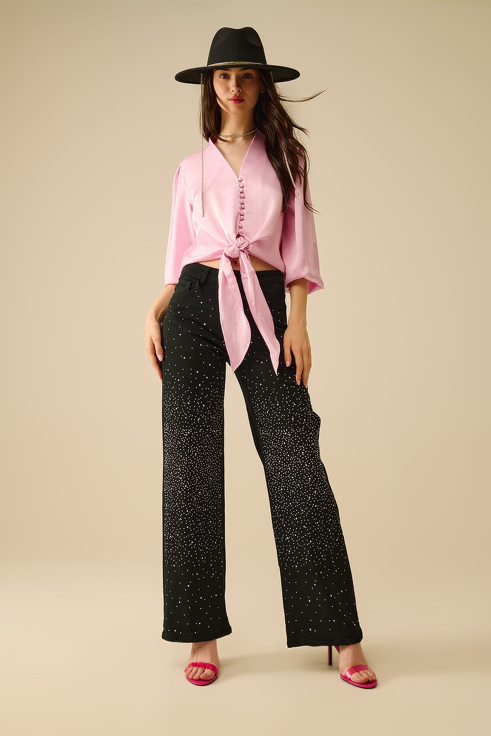 Camicia cropped in rosa con nodo