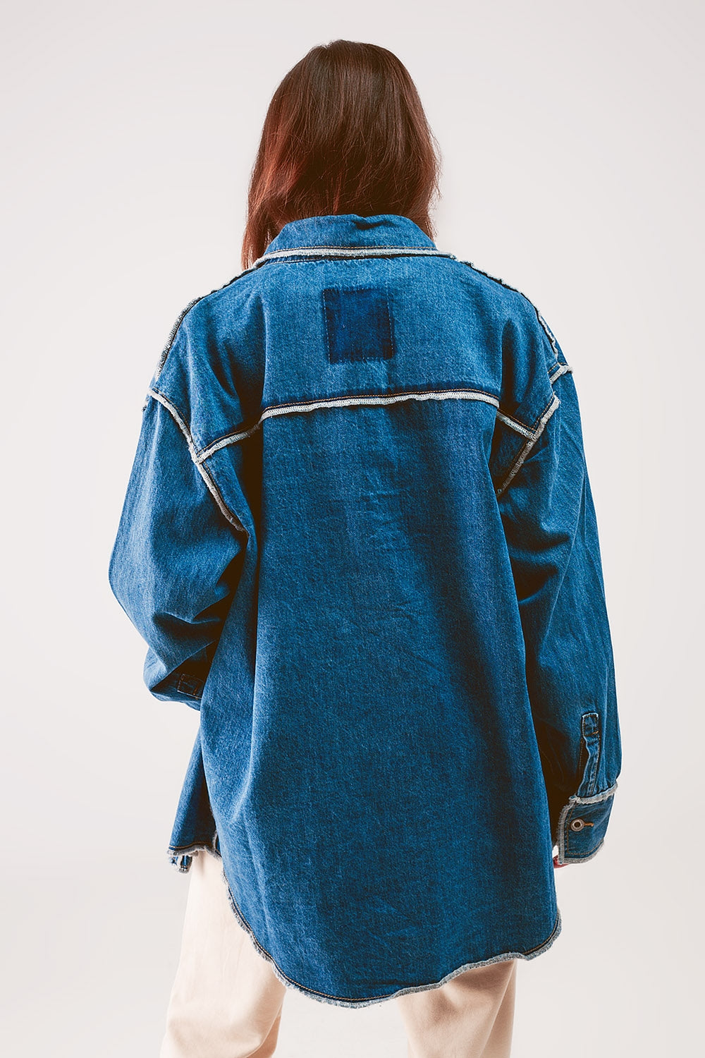 Camicia giacca super oversize di jeans con dettagli di cuciture a vista