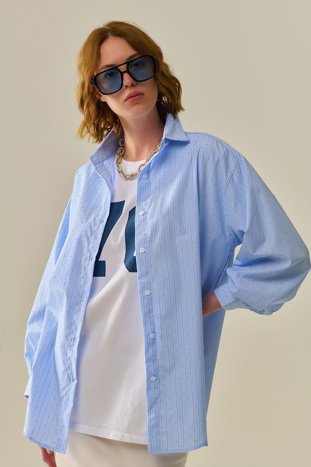 camicia in popeline a righe blu impreziosita da strass