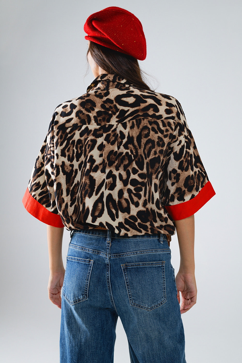 Camicia leopardata a maniche 3/4 con dettagli rossi