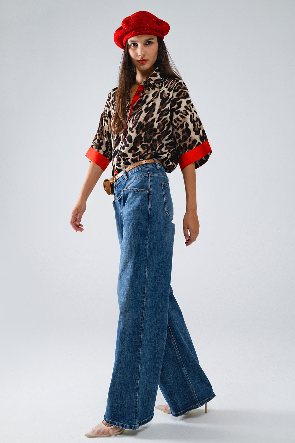 Camicia leopardata a maniche 3/4 con dettagli rossi