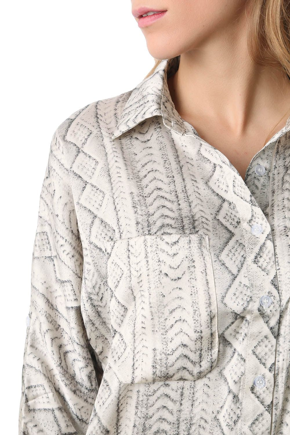 Camicia lunga con stampa astratta grigio in raso
