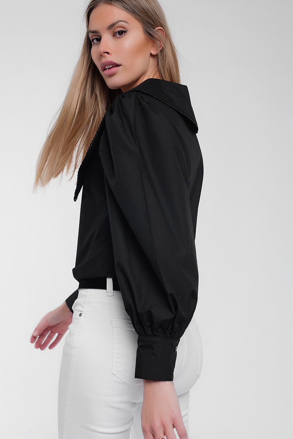 Camicia nera con collo extra large