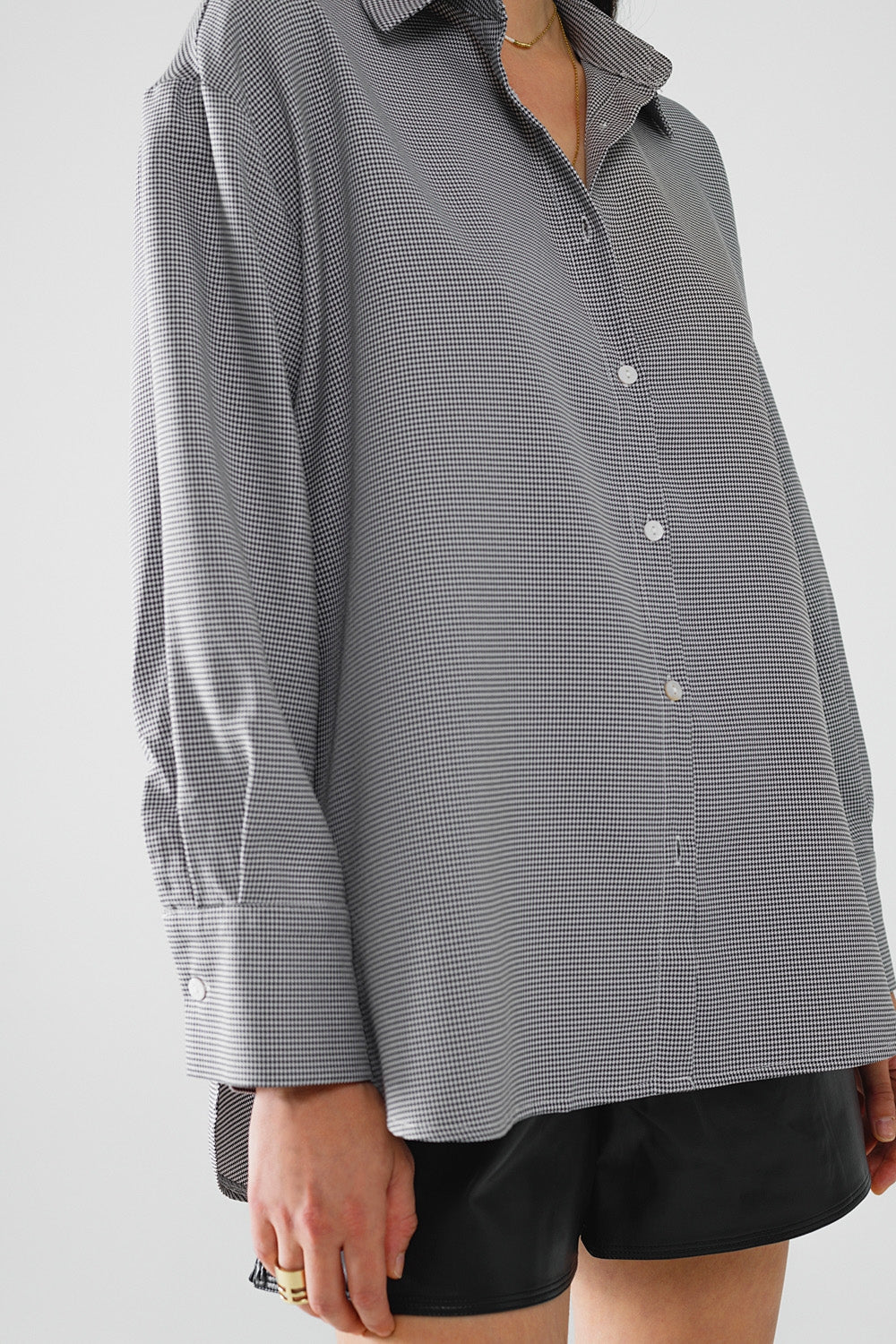 Camicia oversize in percalle con dettaglio a fiocco in bianco e nero