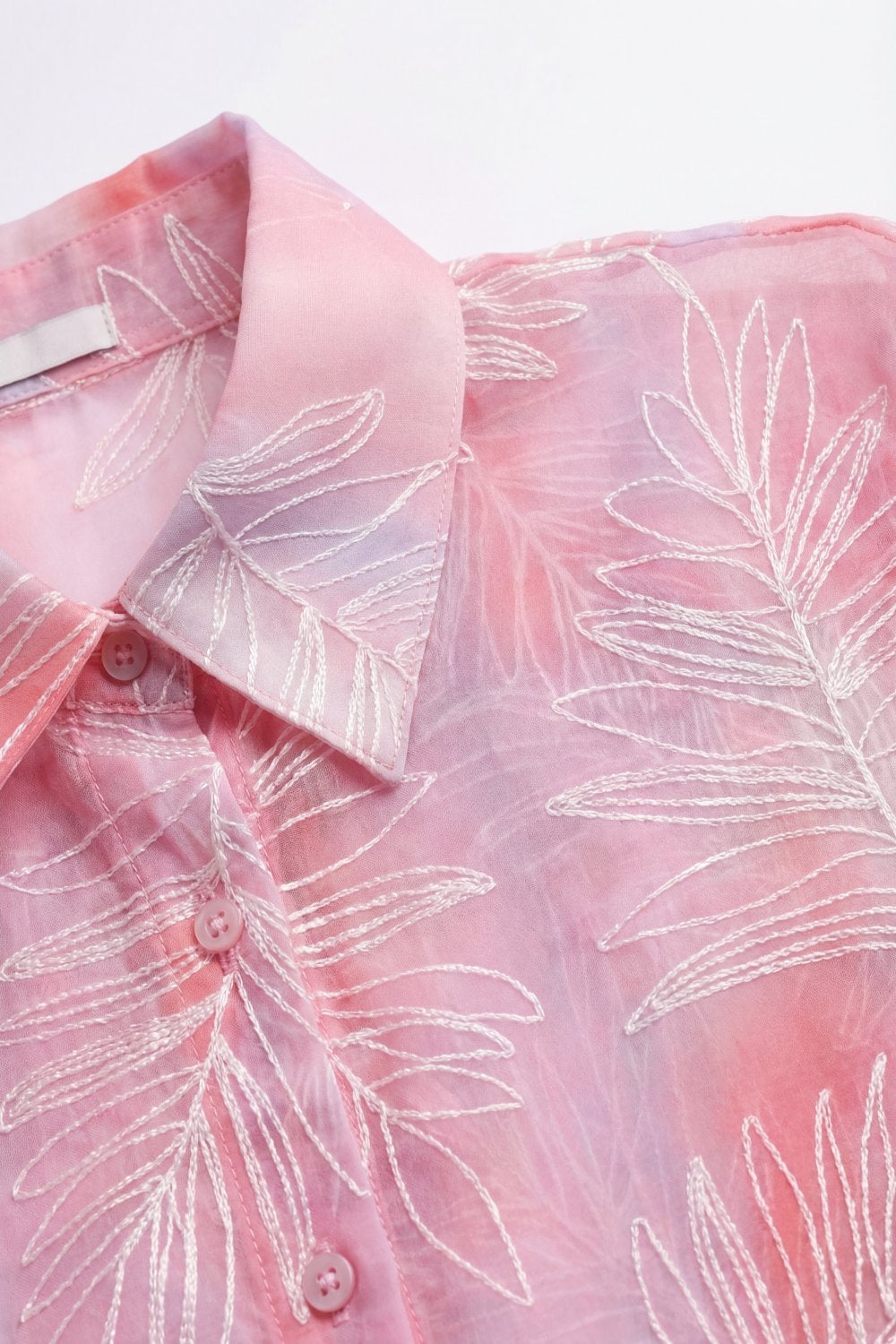 Camicia Rosa Trasparente con Stampa di Foglie e Tessuto Traslucido