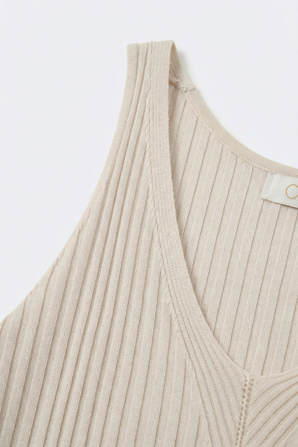 Canotta Beige a Coste con Scollo a V