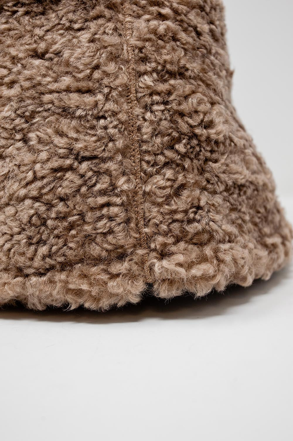 Cappello Bucket colore beige in pile borg