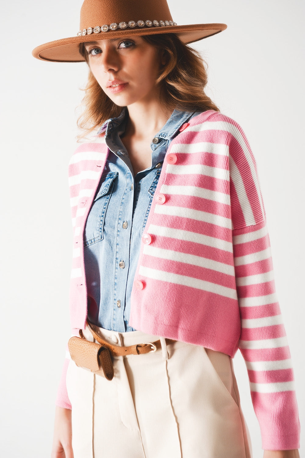 Cardigan a righe rosa in maglia leggera