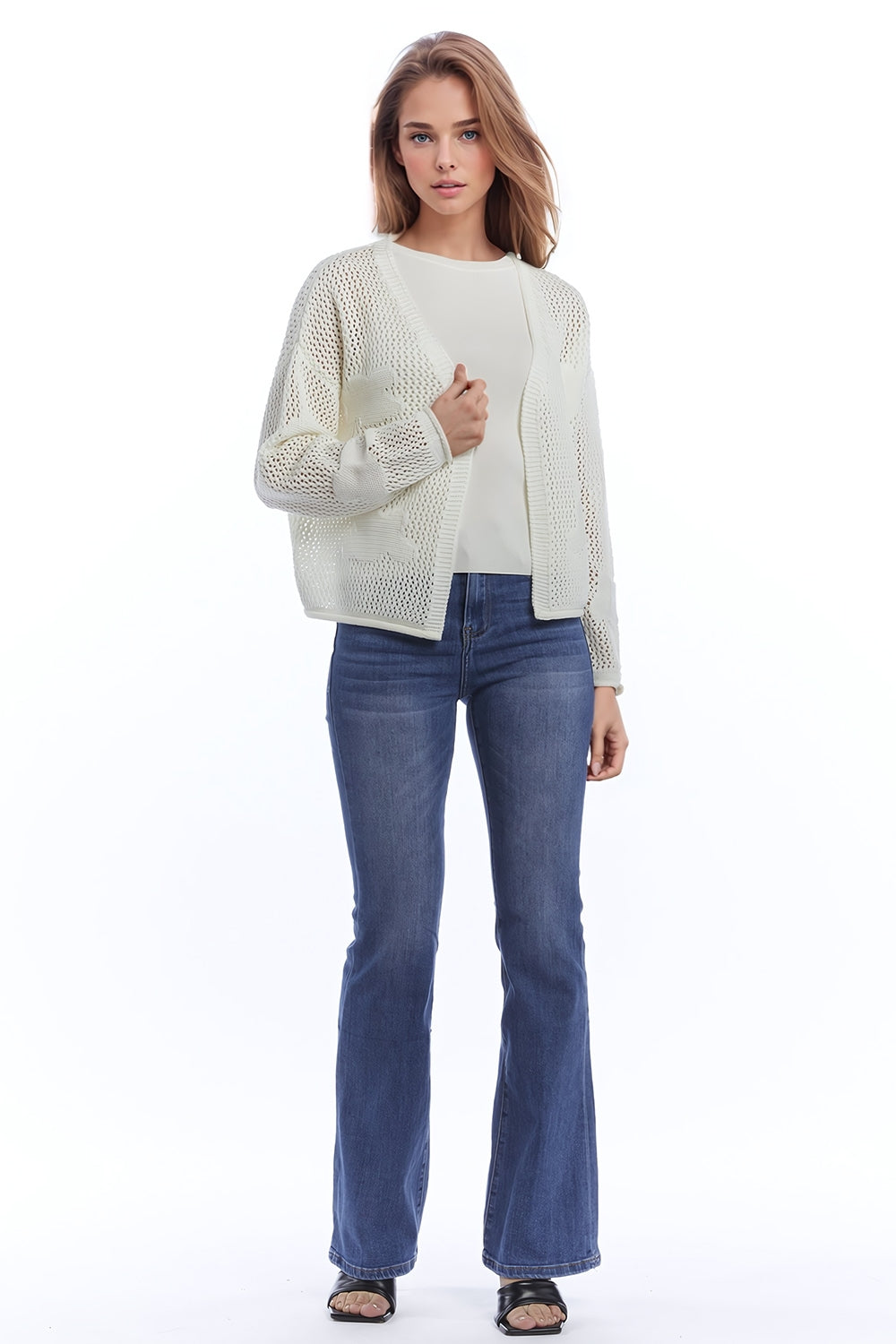 Cardigan all'uncinetto con nuvole lavorate a maglia in bianco