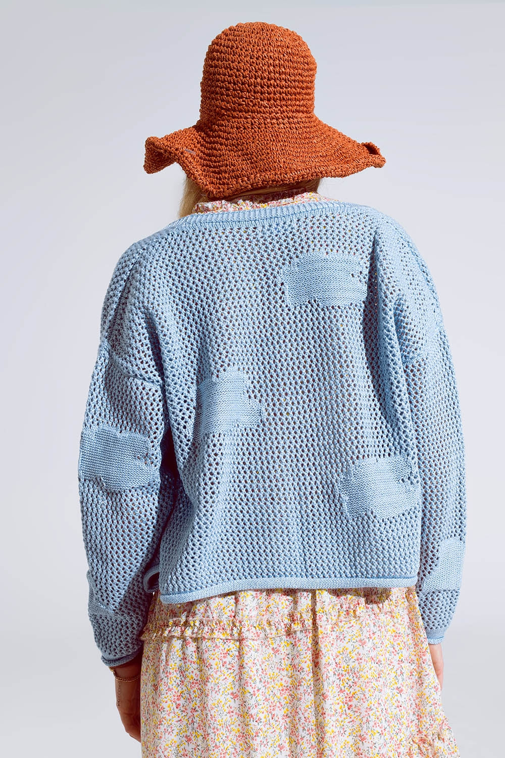 Cardigan all'uncinetto con nuvole lavorate a maglia in blu
