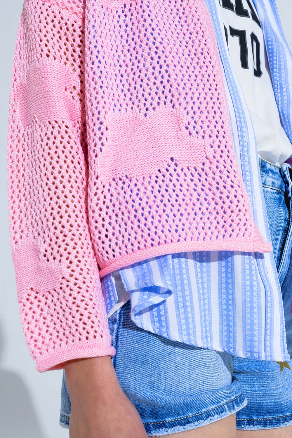 Cardigan all'uncinetto con nuvole lavorate a maglia in rosa