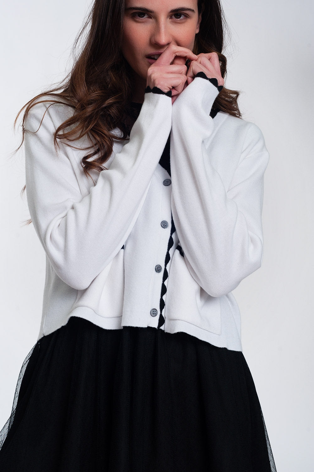 Cardigan bianco con finiture a contrasto