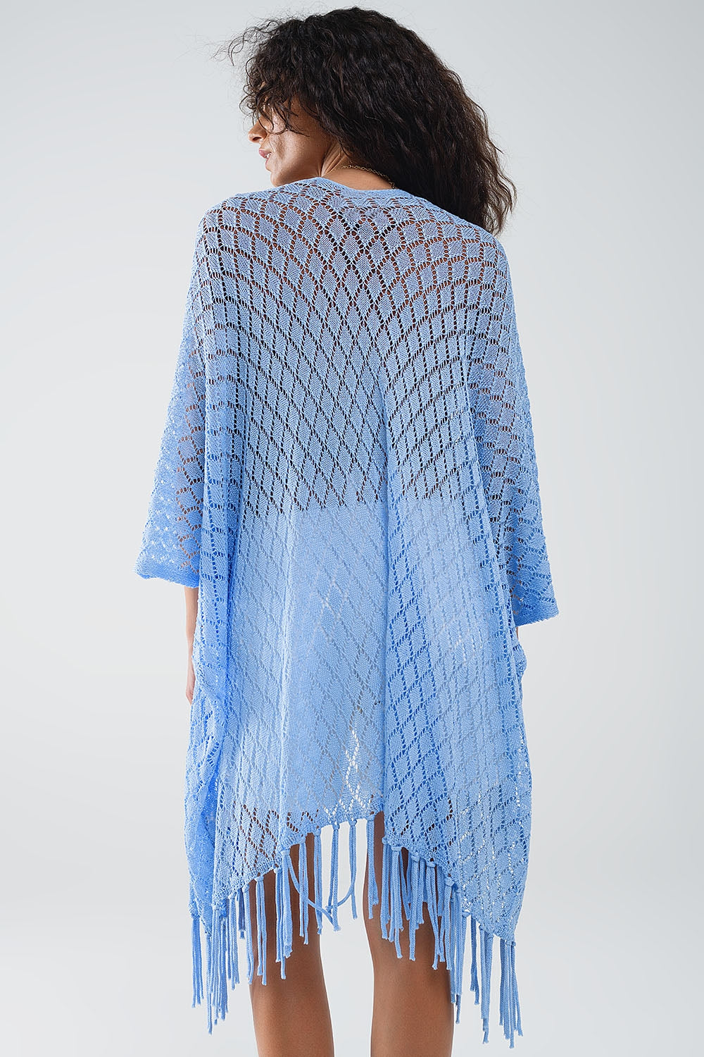 Cardigan blu aperto con frange e maniche a 3/4