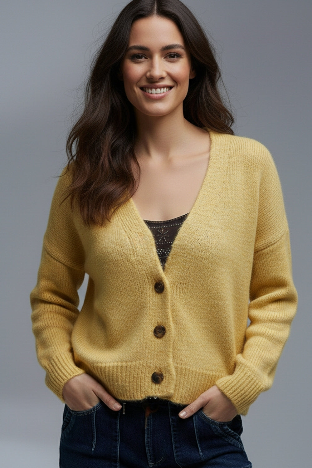Q2 Cardigan con scollo a V e abbottonatura gialla di base in soffice maglia
