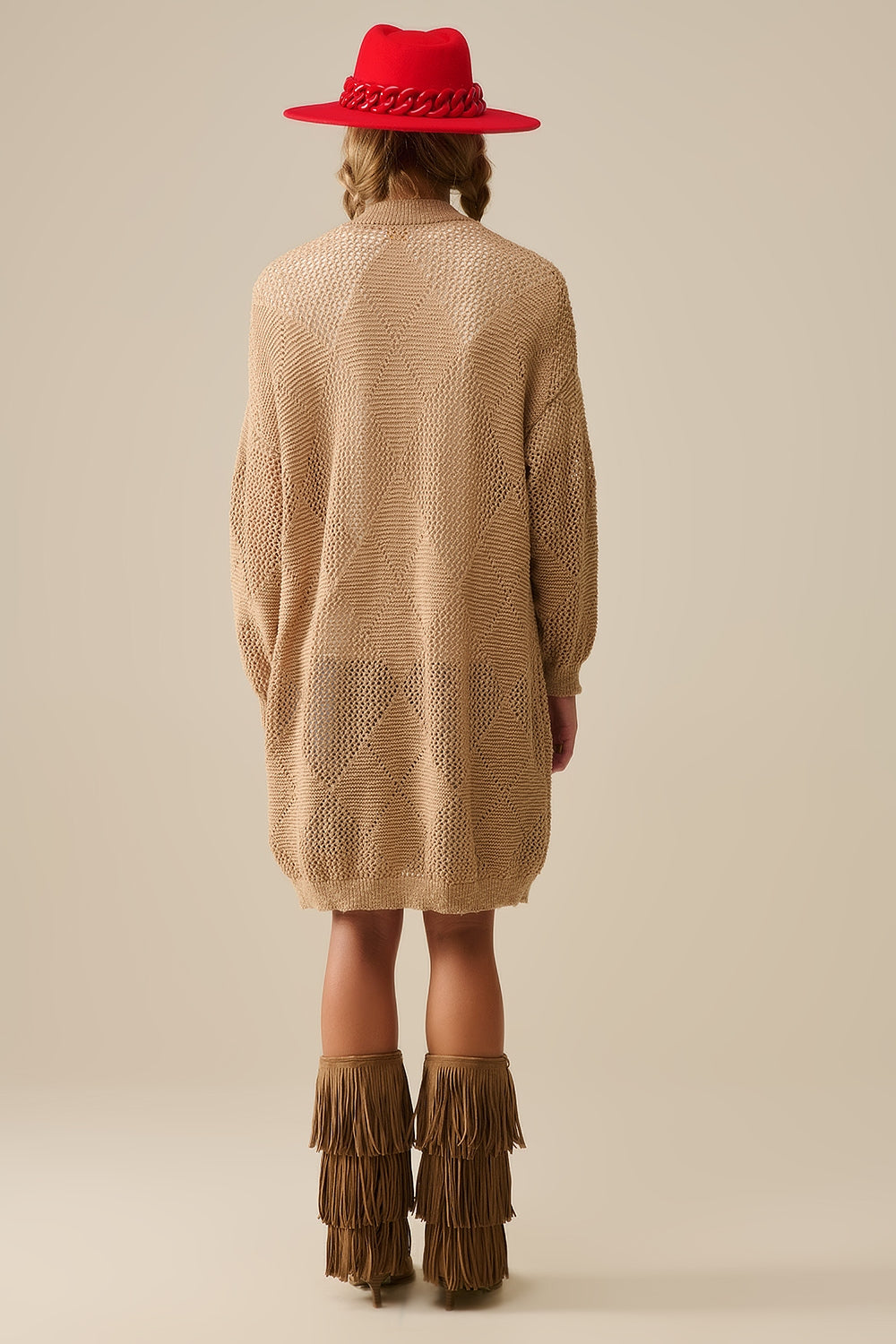 Cardigan drappeggiato color cammello con disegno all'uncinetto