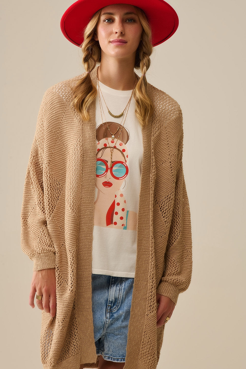 Cardigan drappeggiato color cammello con disegno all'uncinetto