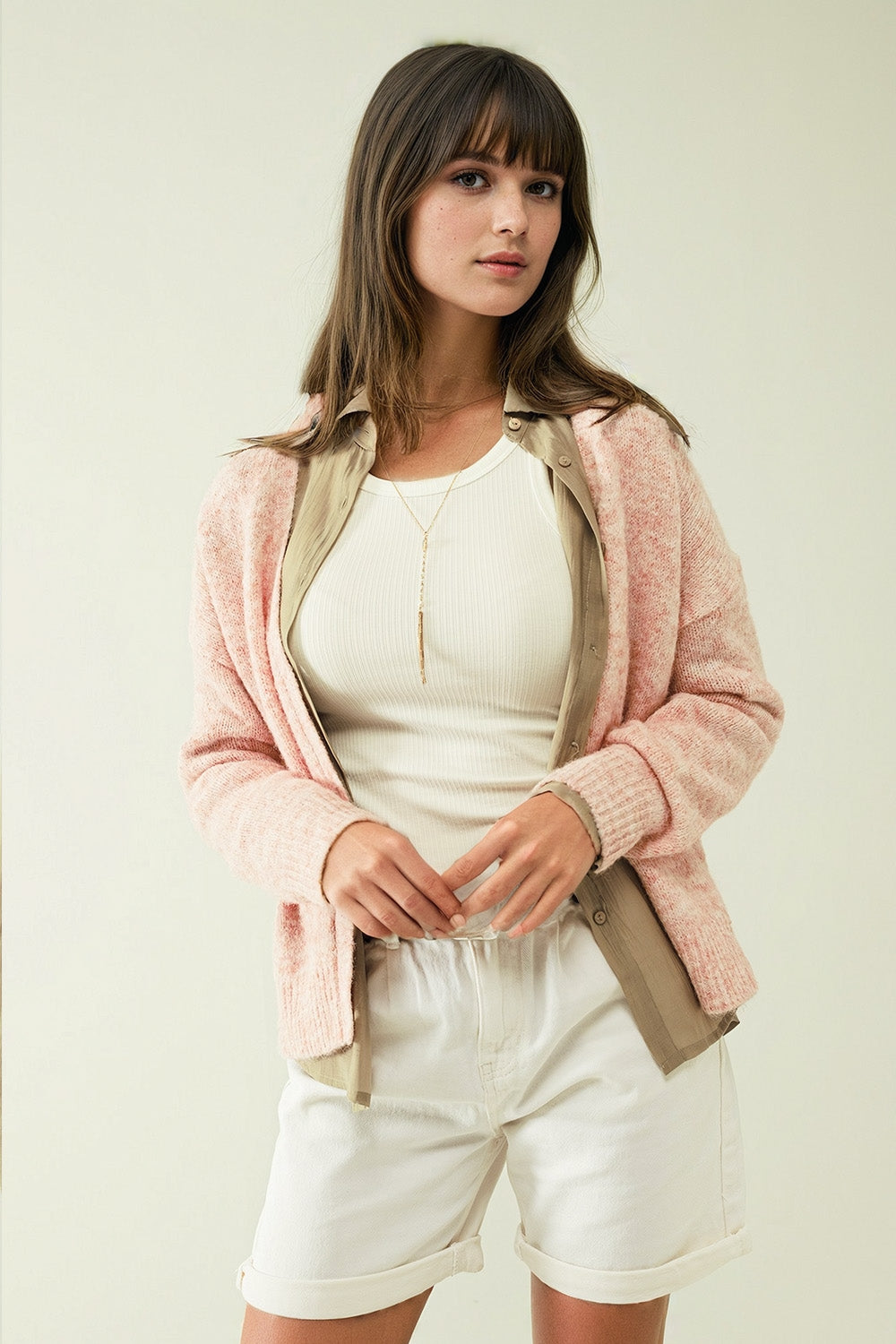 Q2 cardigan in maglia rosa con ampio scollo a V e chiusura a bottoni