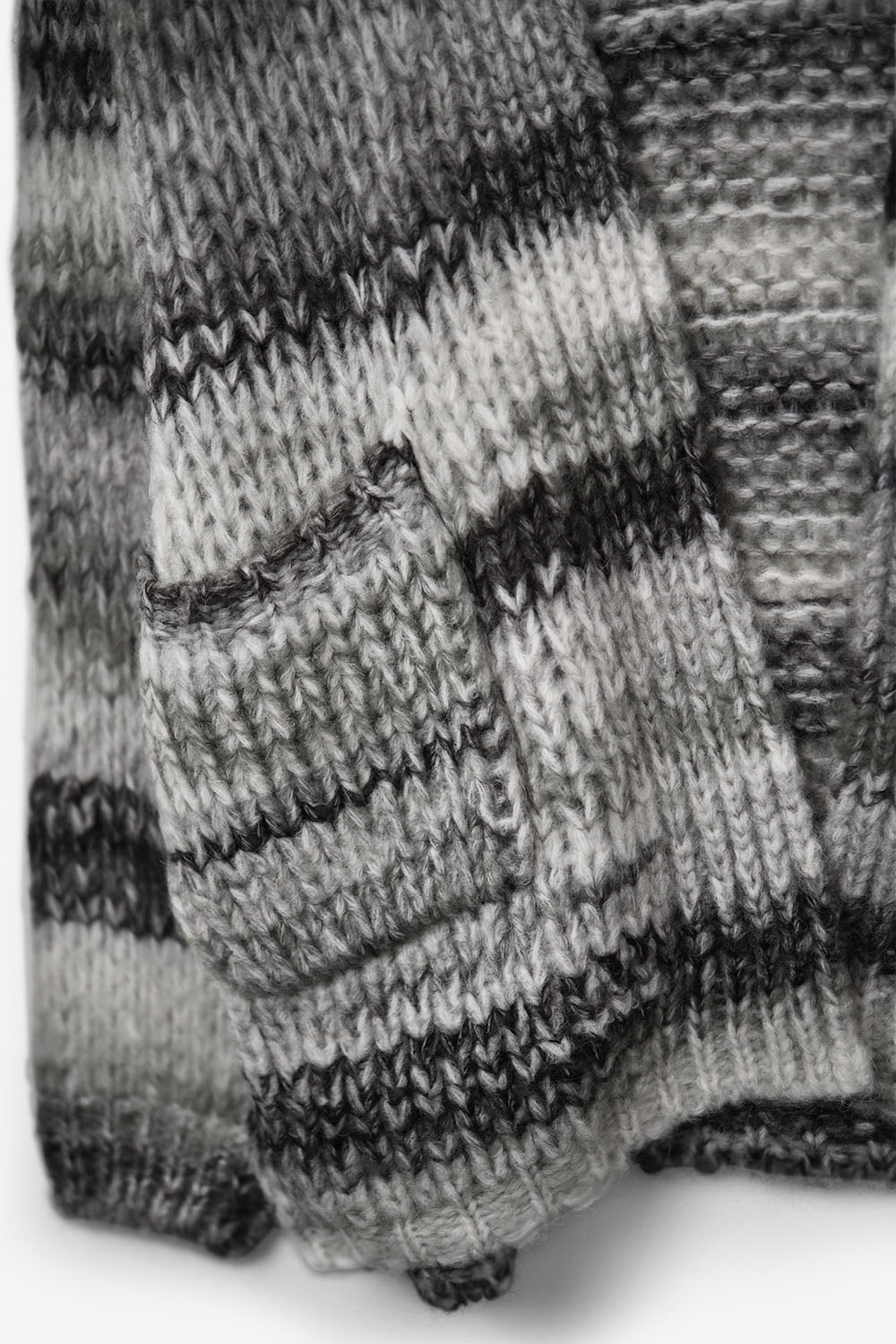 Cardigan lungo oversize a righe screziate con tasche in nero