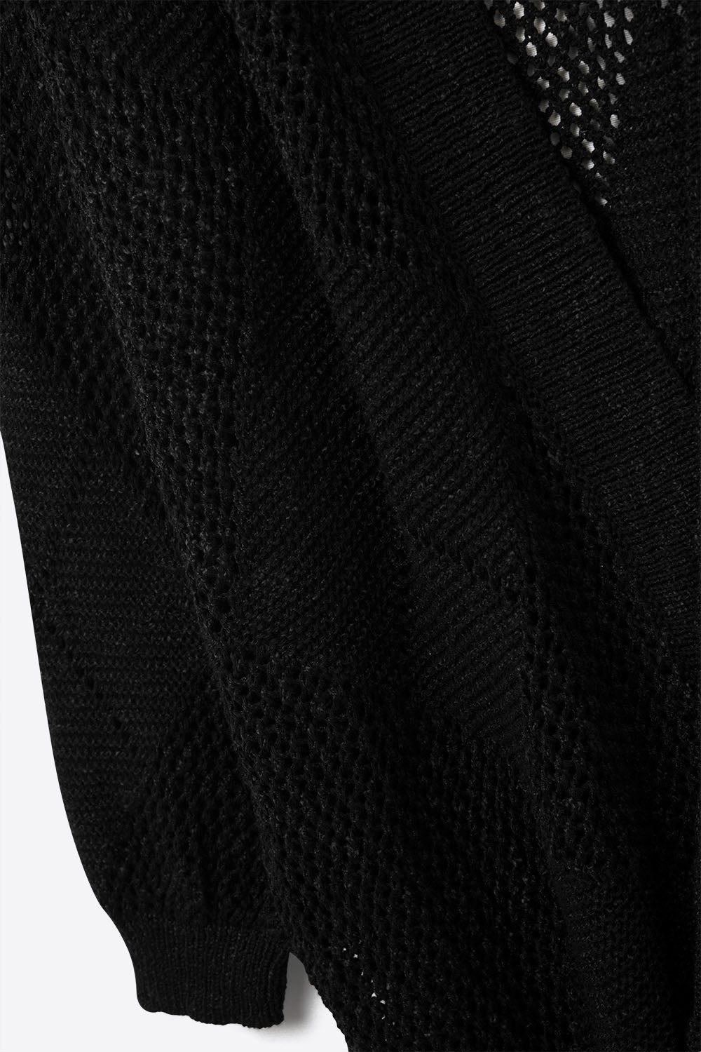 Cardigan nero drappeggiato con disegno all'uncinetto