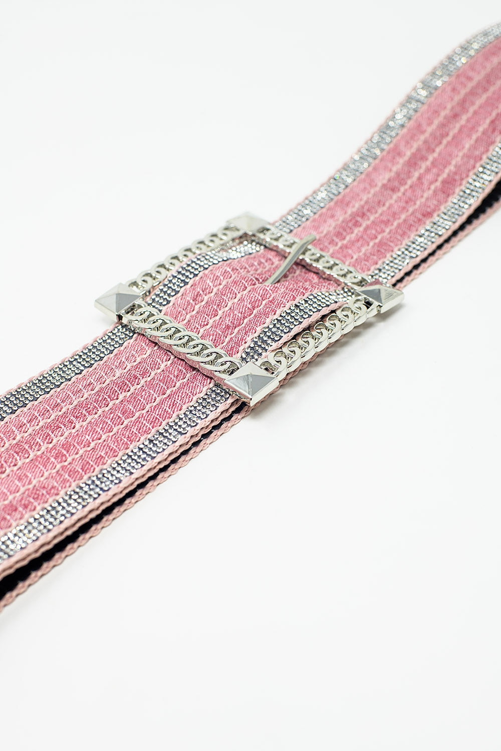 Cintura larga intrecciata rosa con fibbia squadrata e decorazioni in argento