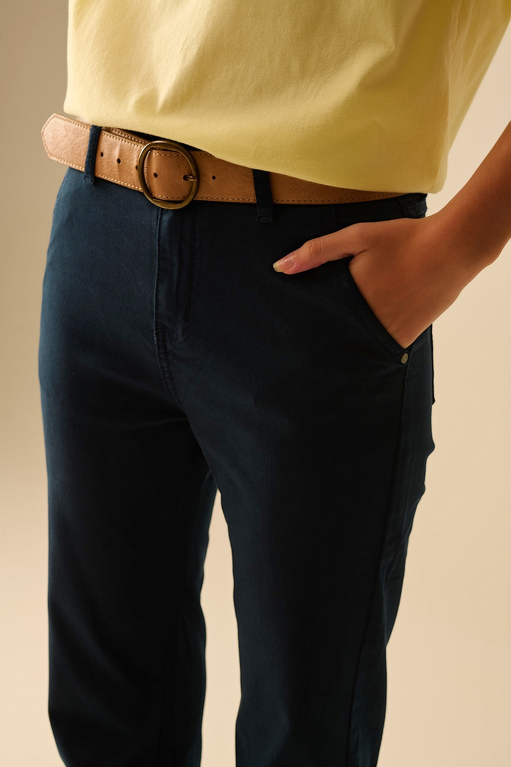 Comodi jeans a zampa in denim elasticizzato blu navy