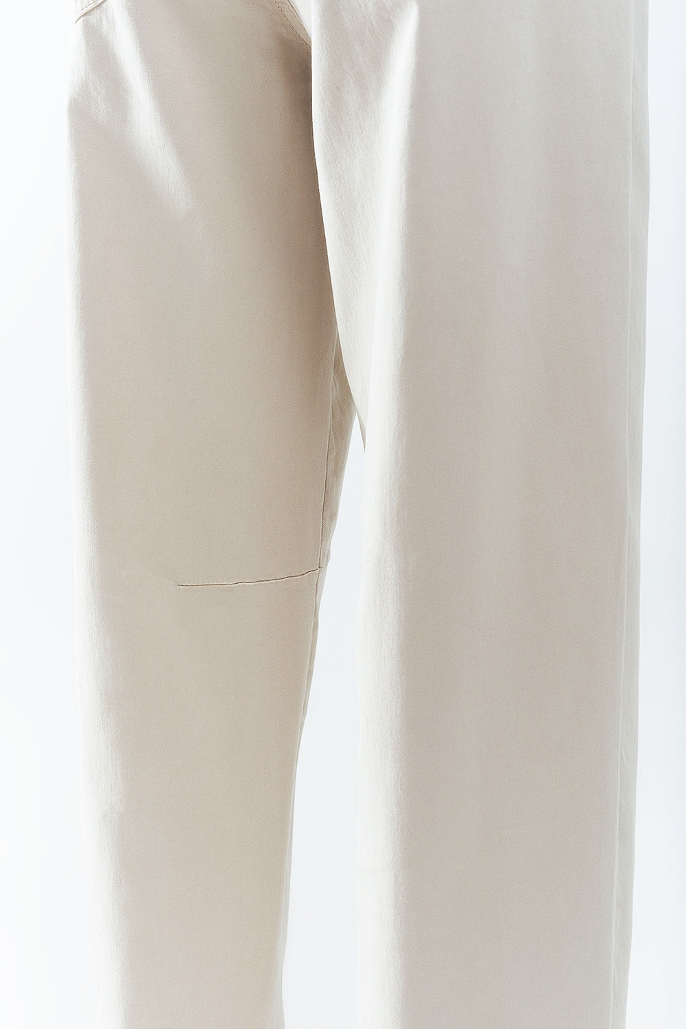 comodi jeans elasticizzati con gamba a botte in beige