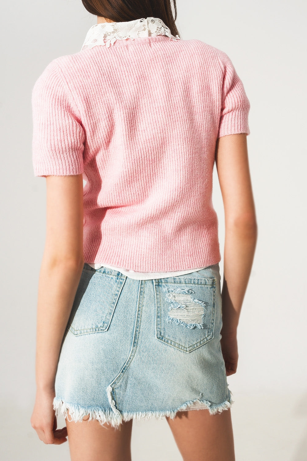 Crop top a maniche corte a coste in rosa