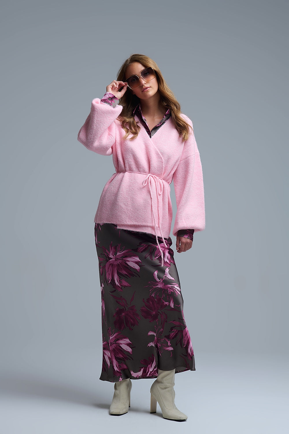 Elegante cardigan rosa lavorato a maglia