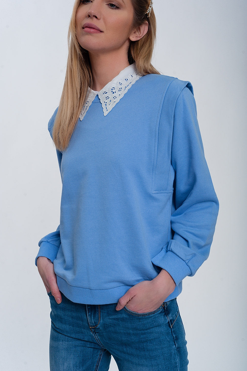 Q2 Felpa boyfriend con dettagli sulle spalle in blu