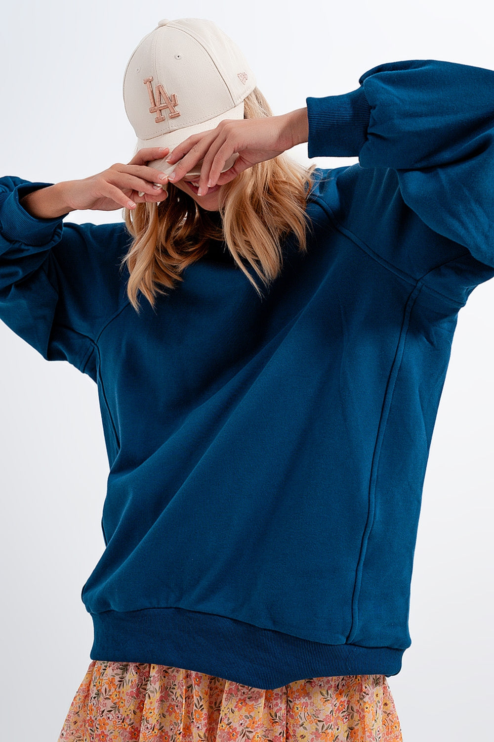 Felpa oversize con cuciture a vista in blu