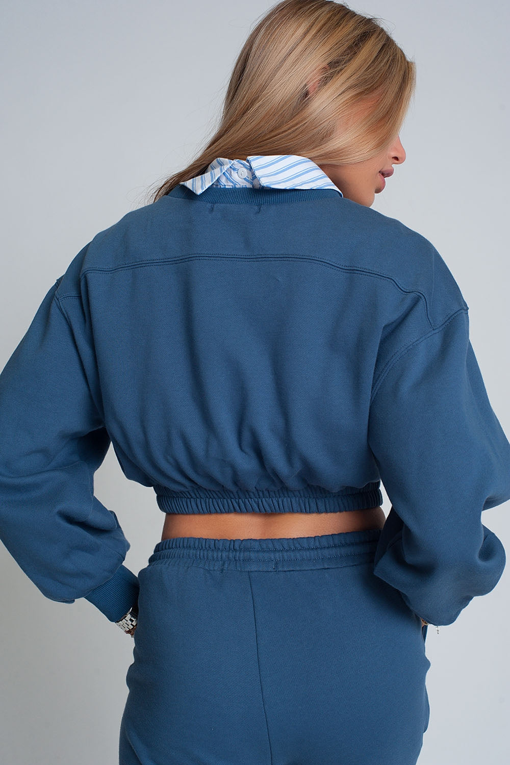 Felpa oversize tagliata in blu