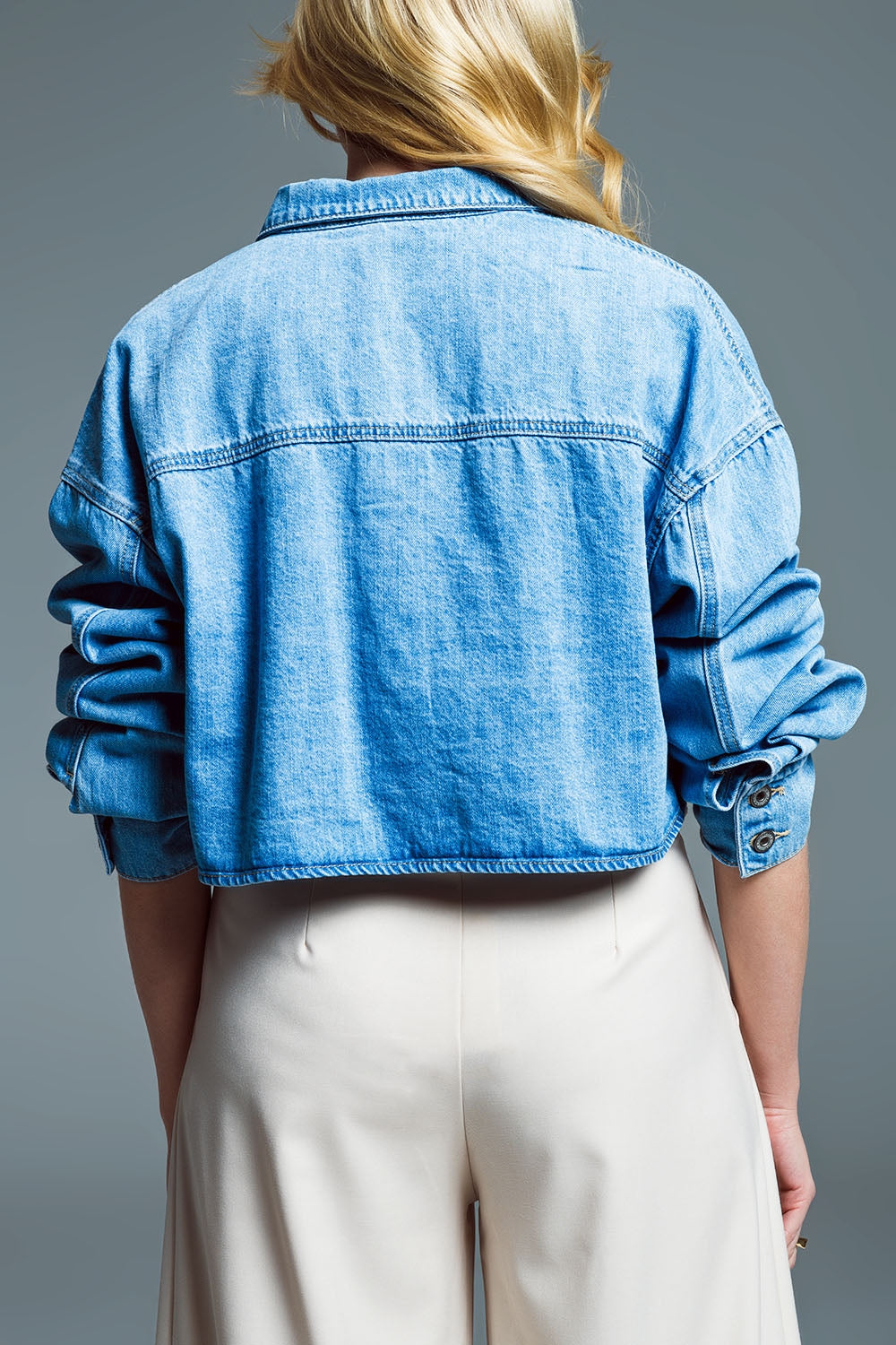 Giacca di jeans basic cropped in blu chiaro Con tasca sul petto