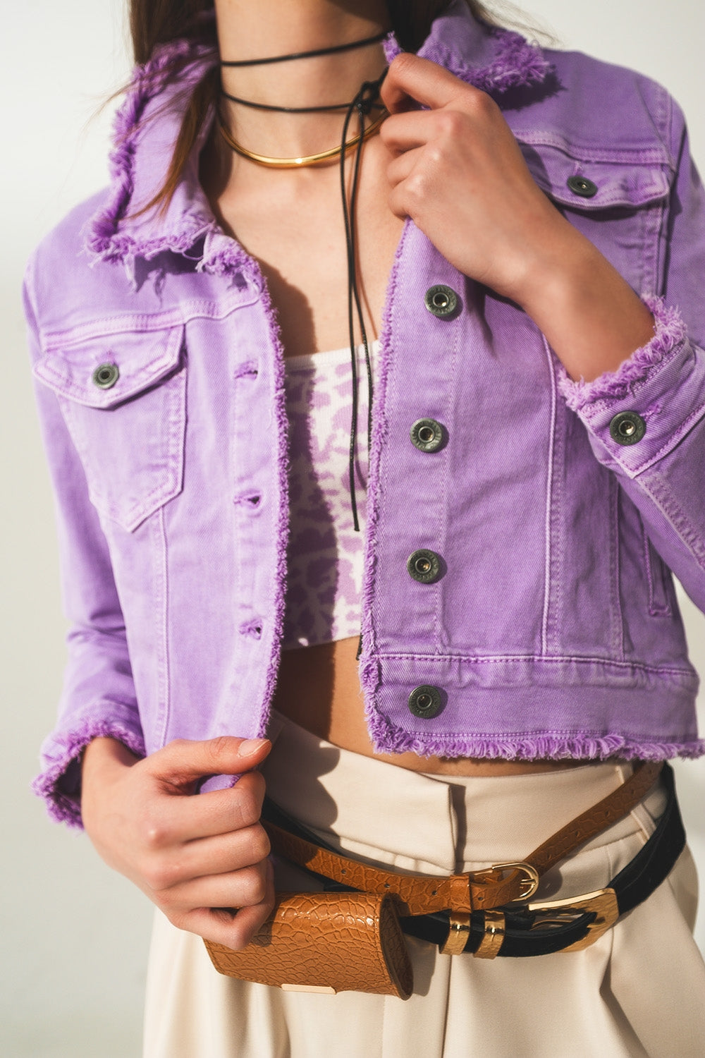 Giacca di jeans lilla con bordi grezzi