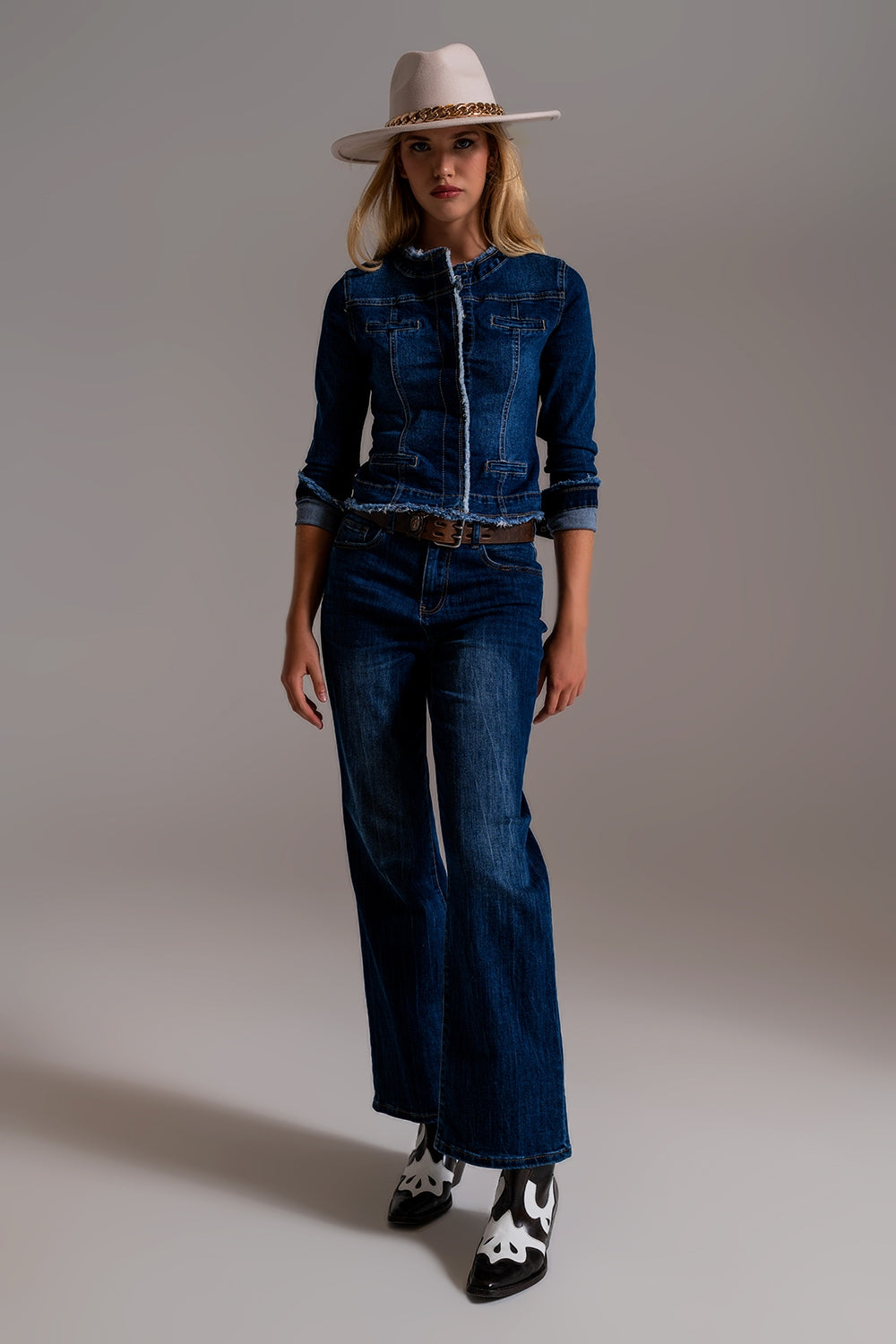 Giacca in denim con orlo grezzo