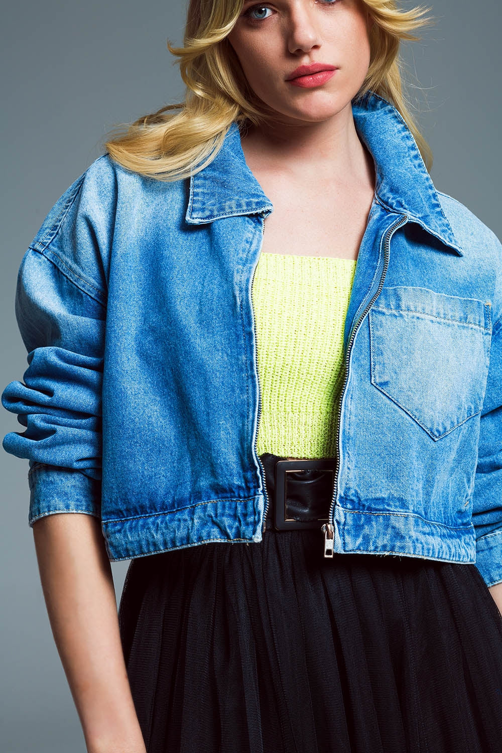 Giacca in denim cropped Ovesized con chiusura a zip e collo alto