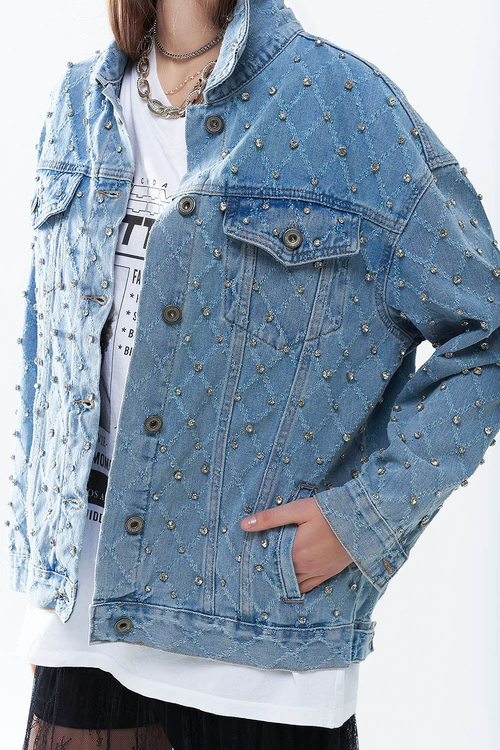 Giacca larga in denim con strass a forma di rombo