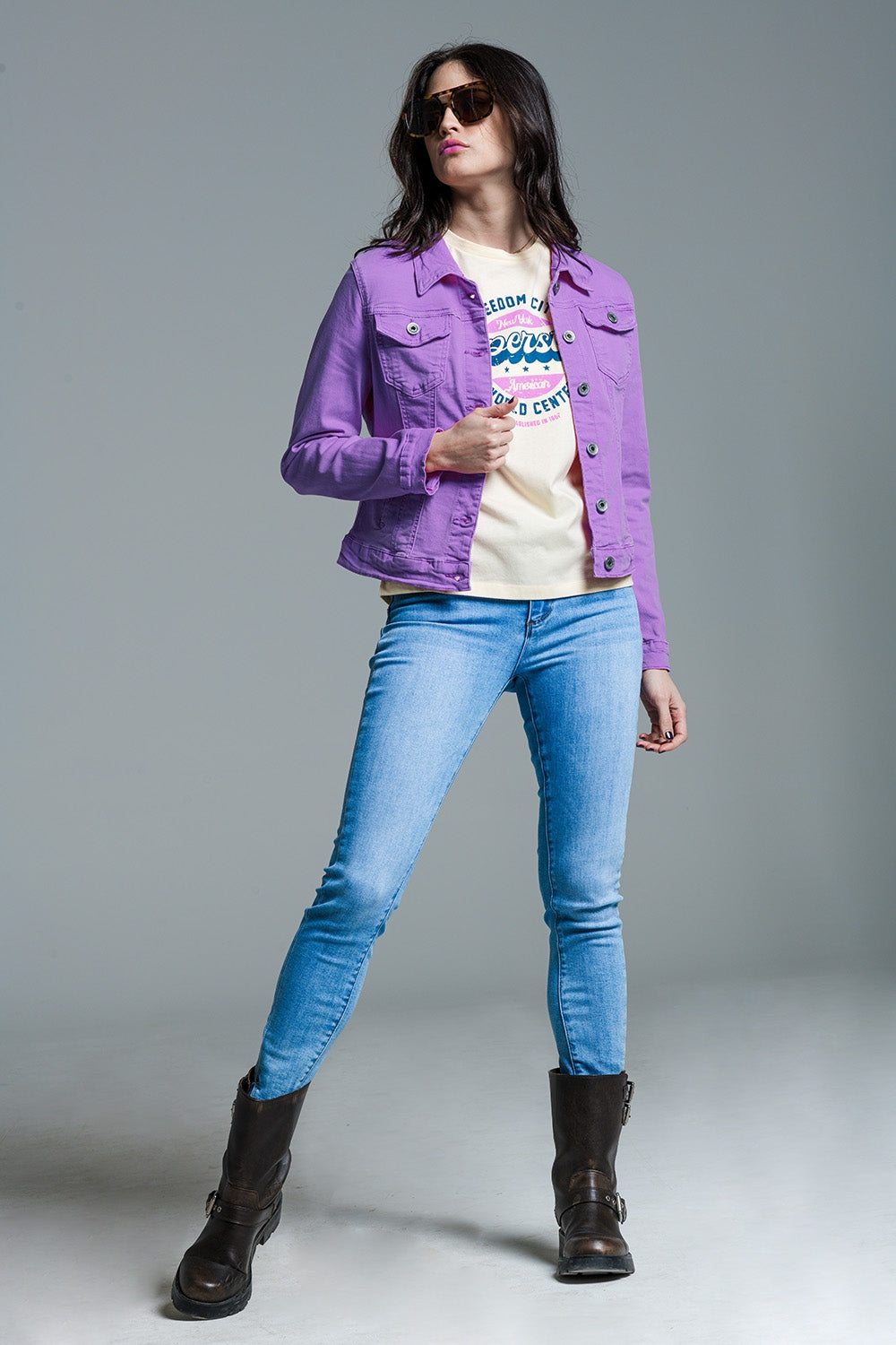 Q2 Giacca trucker slim in denim lilla