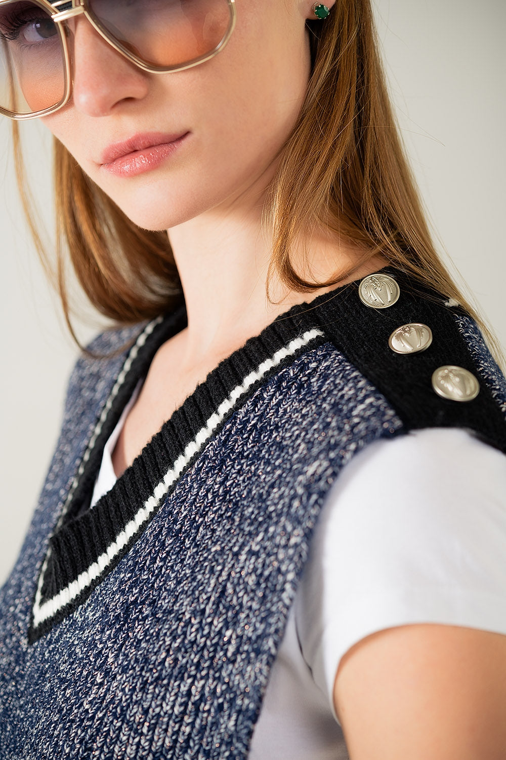 Gilet in maglia con scollo a V e lato aperto